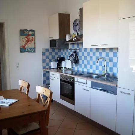 Holiday home Maritim Eingerichtete Fewo Mit Balkon, 2 Fernsehern Kuehlungsborn