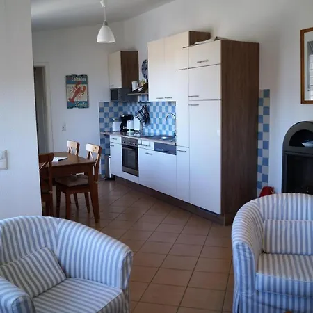 Maritim Eingerichtete Mit Balkon, 2 Fernsehern * Кюлунгсборн