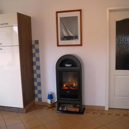 Maritim Eingerichtete Fewo Mit Balkon, 2 Fernsehern * Kuehlungsborn